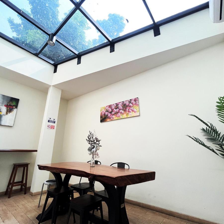 The Home Srengseng Jakarta Bagian luar foto