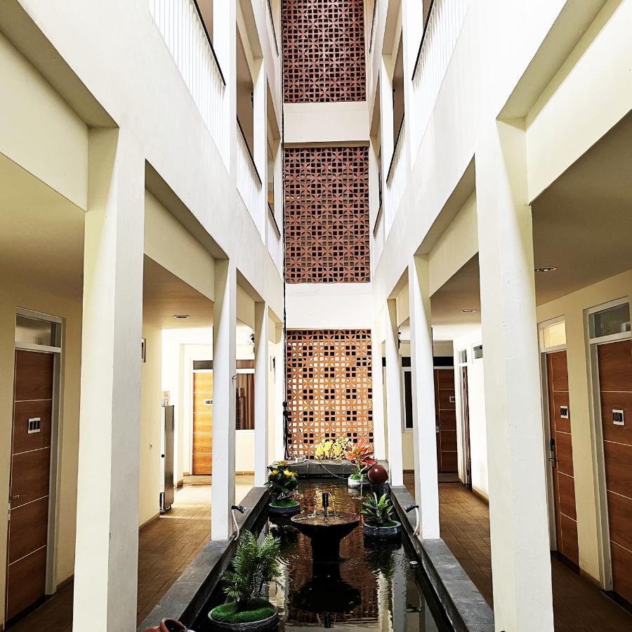 The Home Srengseng Jakarta Bagian luar foto