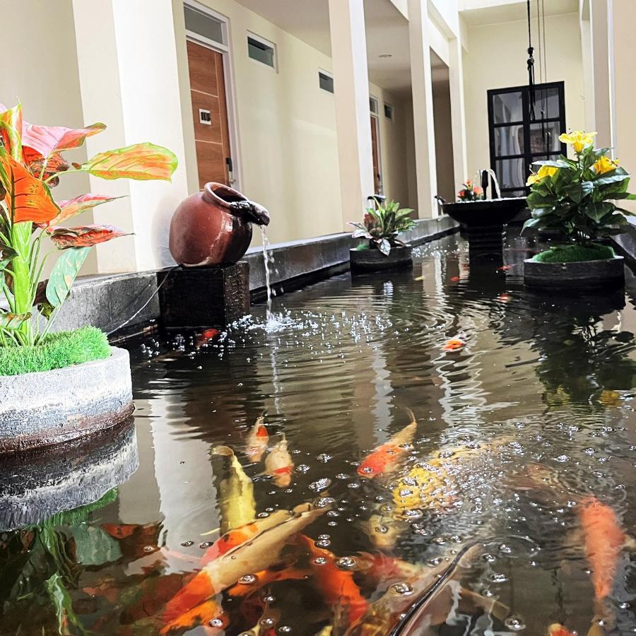 The Home Srengseng Jakarta Bagian luar foto