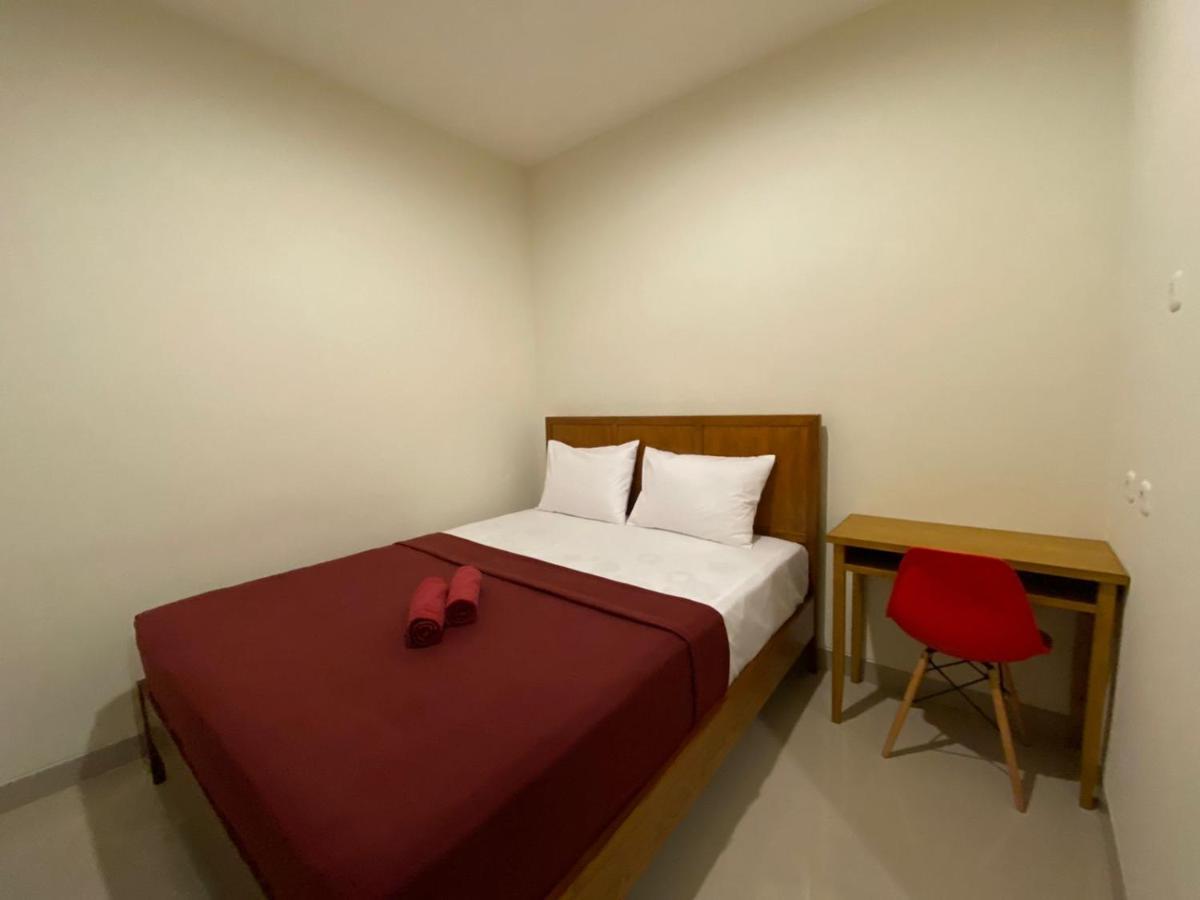 The Home Srengseng Jakarta Bagian luar foto