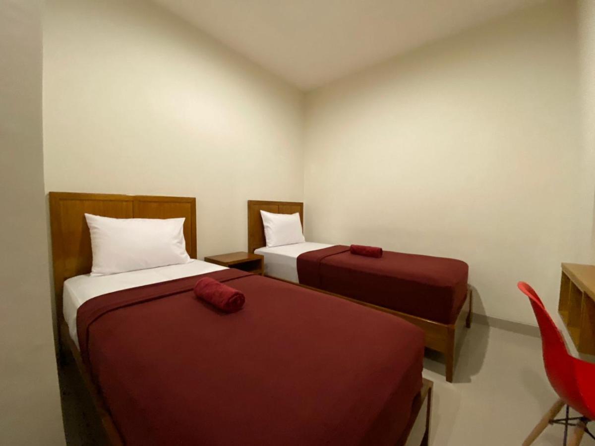 The Home Srengseng Jakarta Bagian luar foto